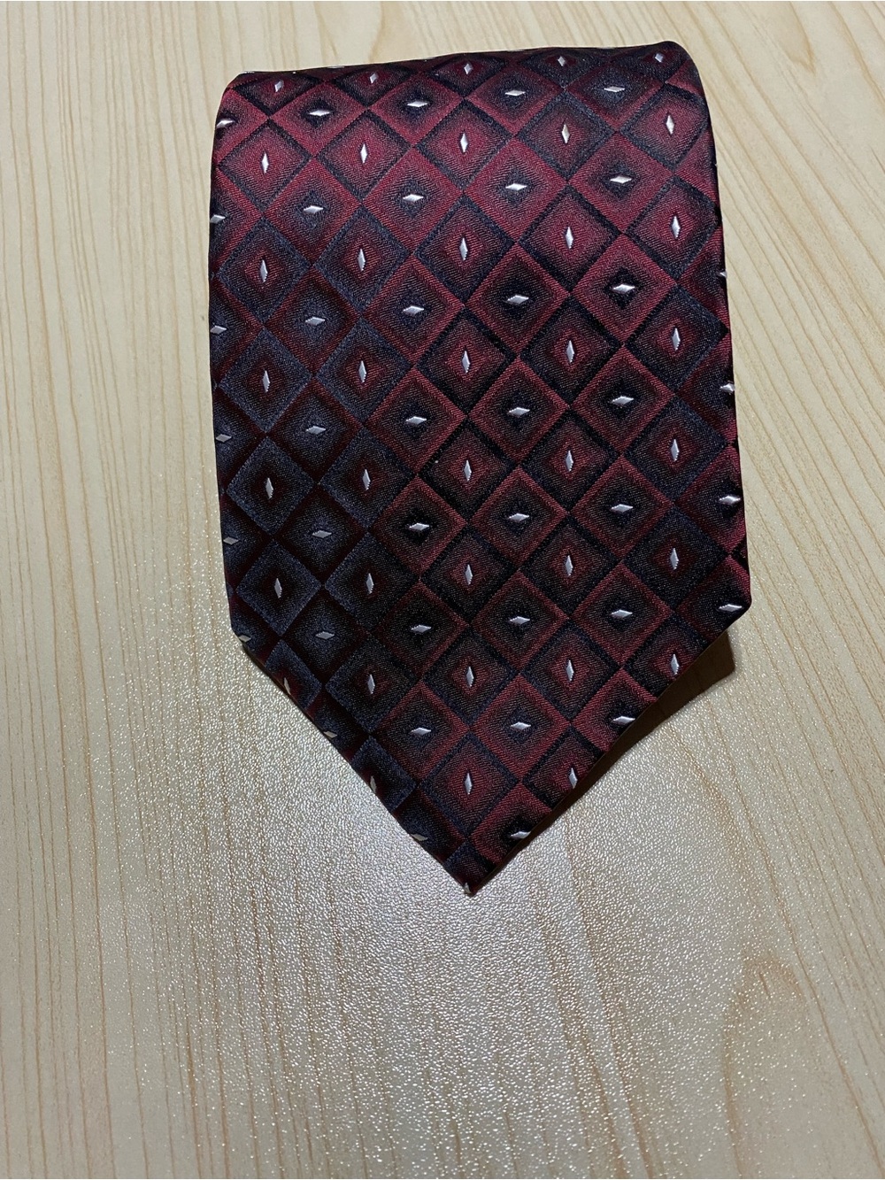 Burma Bibas Men's Burgundy Geometric Silk Tie - Classic Formal Accessory